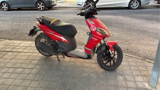 Scooter Derbi Variant Roja