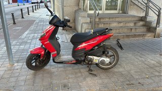Scooter Derbi Variant Roja
