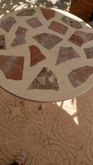 Mesa de Forja Blanca y Piedra Tengo 2 iguales .