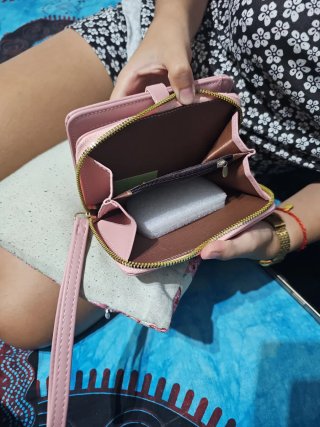 Monedero Guess Rosa
