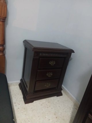 Cama con colchón y base