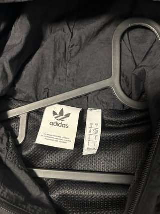 Chaqueta adidas Negra