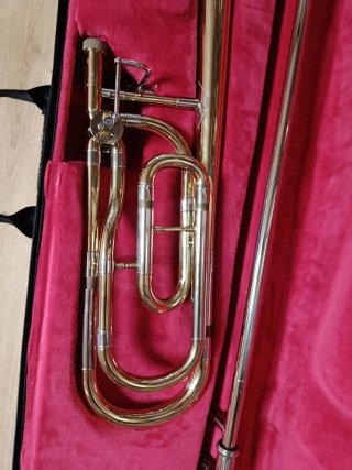 Trombón Thomann con Estuche.