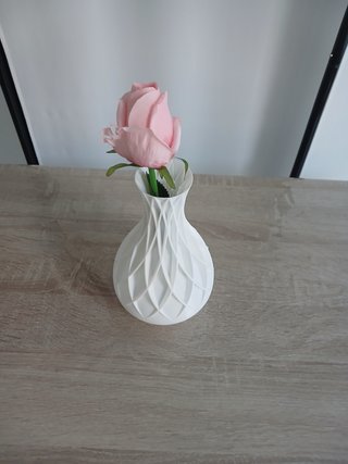 Vaso stampato 3D bianco