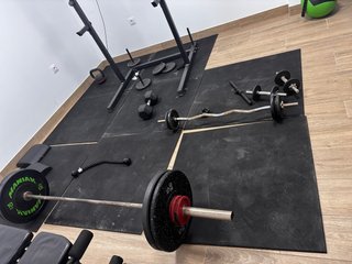Suelo de caucho para gimnasio en casa