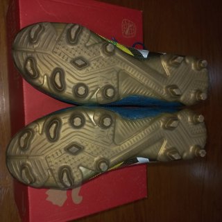 Botas de fútbol niño talla 34 Puma