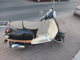 Moto Scooter Negra