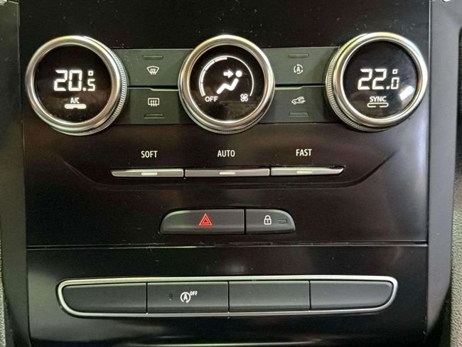Renault Mégane 2022, foto 23
