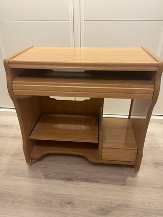 Mesa de ordenador de madera