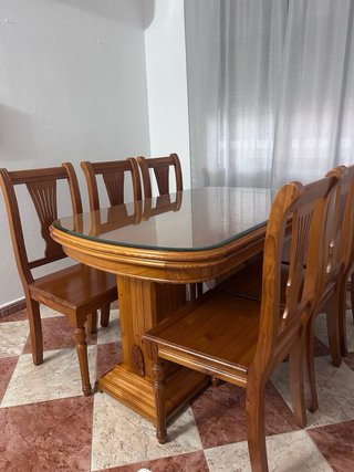 Conjunto de Mesa y 6 Sillas de Madera provenzal