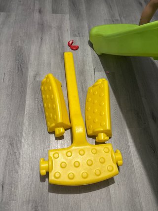 Tobogán Little tikes es negociable Una rajadura