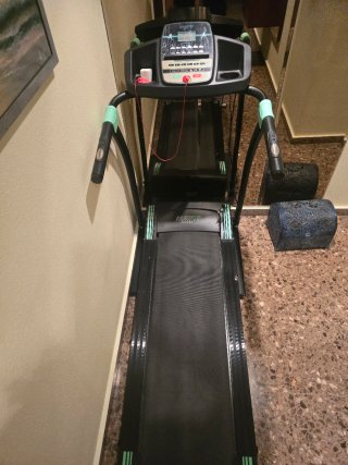 Cinta de correr negra y verde