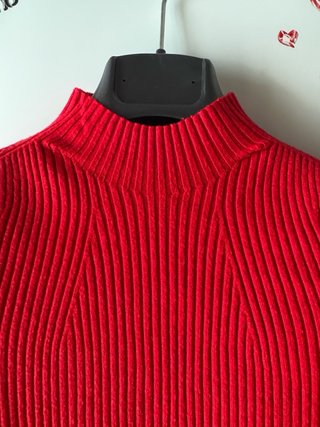 Maglia rossa collo alto