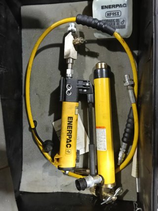 Bomba Hidráulica Manual Enerpac