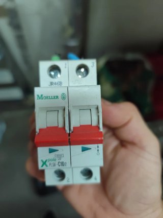 Interruptor Magnetotérmico Moeller PLS6-C10/2