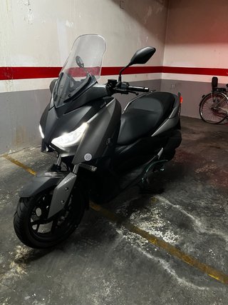 Yamaha X-Max 300