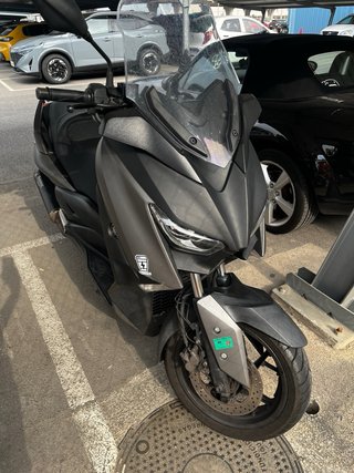 Yamaha X-Max 300