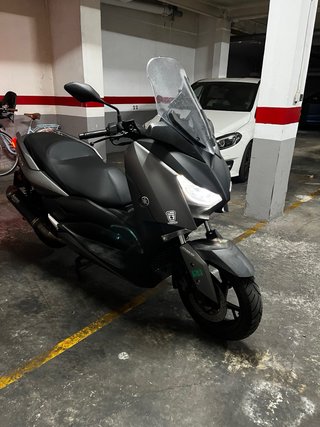 Yamaha X-Max 300