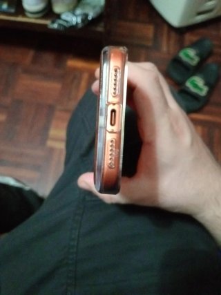 iPhone 17 Pro Max Dorado/Naranja
