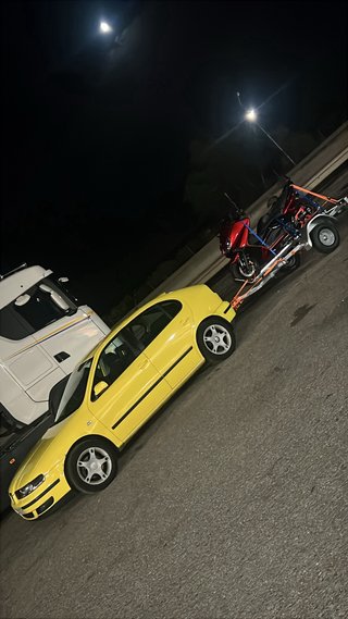 Se alquila remolque , de motos, portamotos .