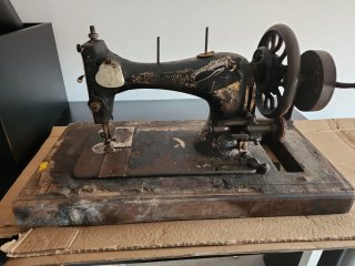 Máquina de coser antigua Rossmann
