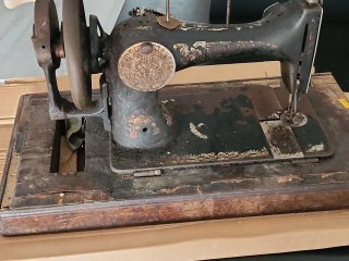 Máquina de coser antigua Rossmann