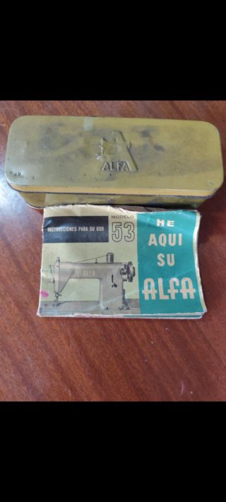 Máquina de coser Alfa