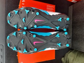 Botas de fútbol Nike Phantom