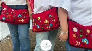 Bolso tradicional extremeño bordado