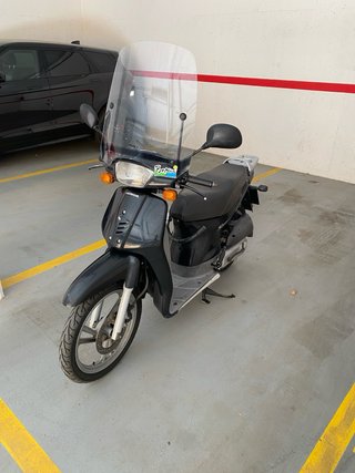 Honda SH 100 Scoopy Negra