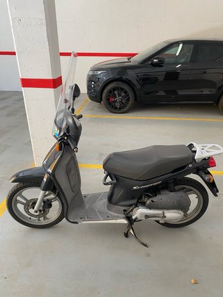 Honda SH 100 Scoopy Negra