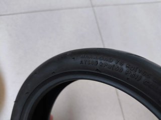 Neumático patinete, Xiaomi. Y palanquetas.