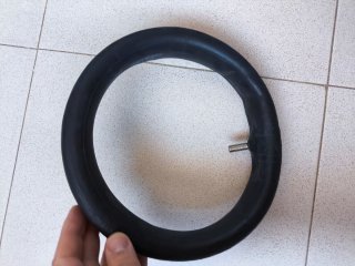 Neumático patinete, Xiaomi. Y palanquetas.