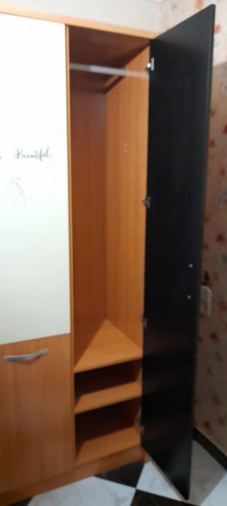 Armario de tres puertas