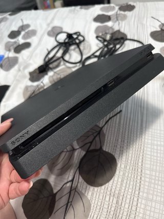 PS4 Slim 1TB con juegos