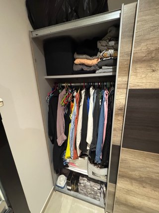 Armario de Madera con Puertas Correderas