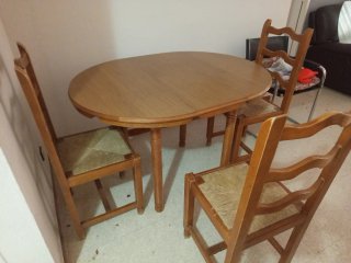 Mesa de Madera Extensible y 4 Sillas