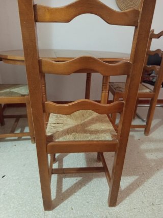 Mesa de Madera Extensible y 4 Sillas