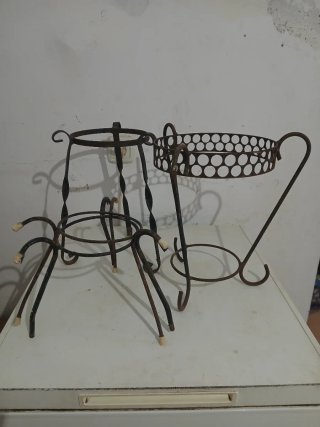Soportes para macetas de metal