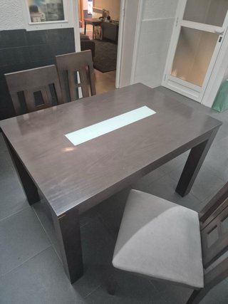 Mesa de Comedor con 4 Sillas