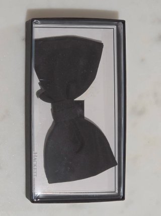 Pajarita Hackett Negra