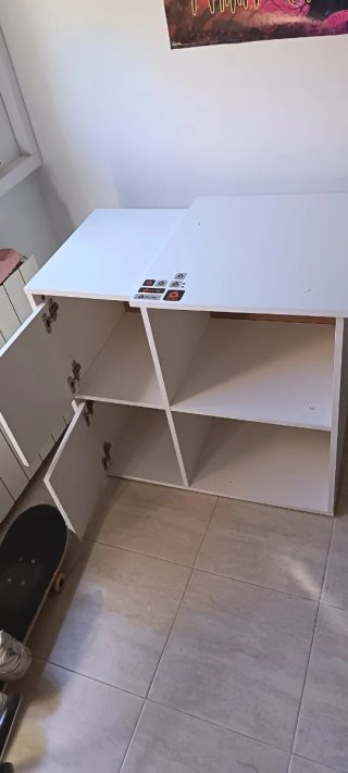 Escritorio Blanco con Estantería