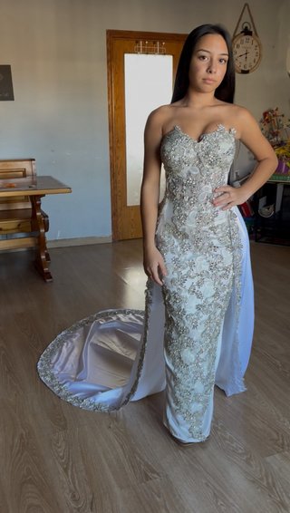 Vestido de Novia con velo