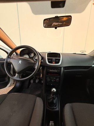 Peugeot 207 2010