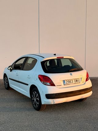 Peugeot 207 2010