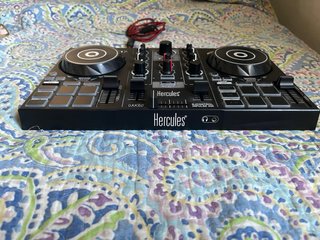 Mesa DJ Hercules DJControl Inpulse 200