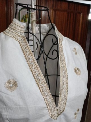 Vestido blanco corto estilo ibicenco
