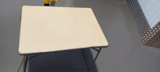 Mesa de Camping Plegable armazón de metal.
