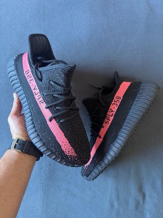 Adidas Yeezy 350 V2 negro y rojo