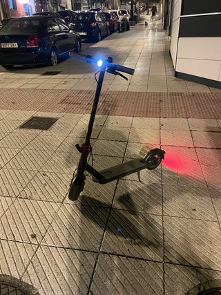 Patinete Eléctrico Essential leer bien